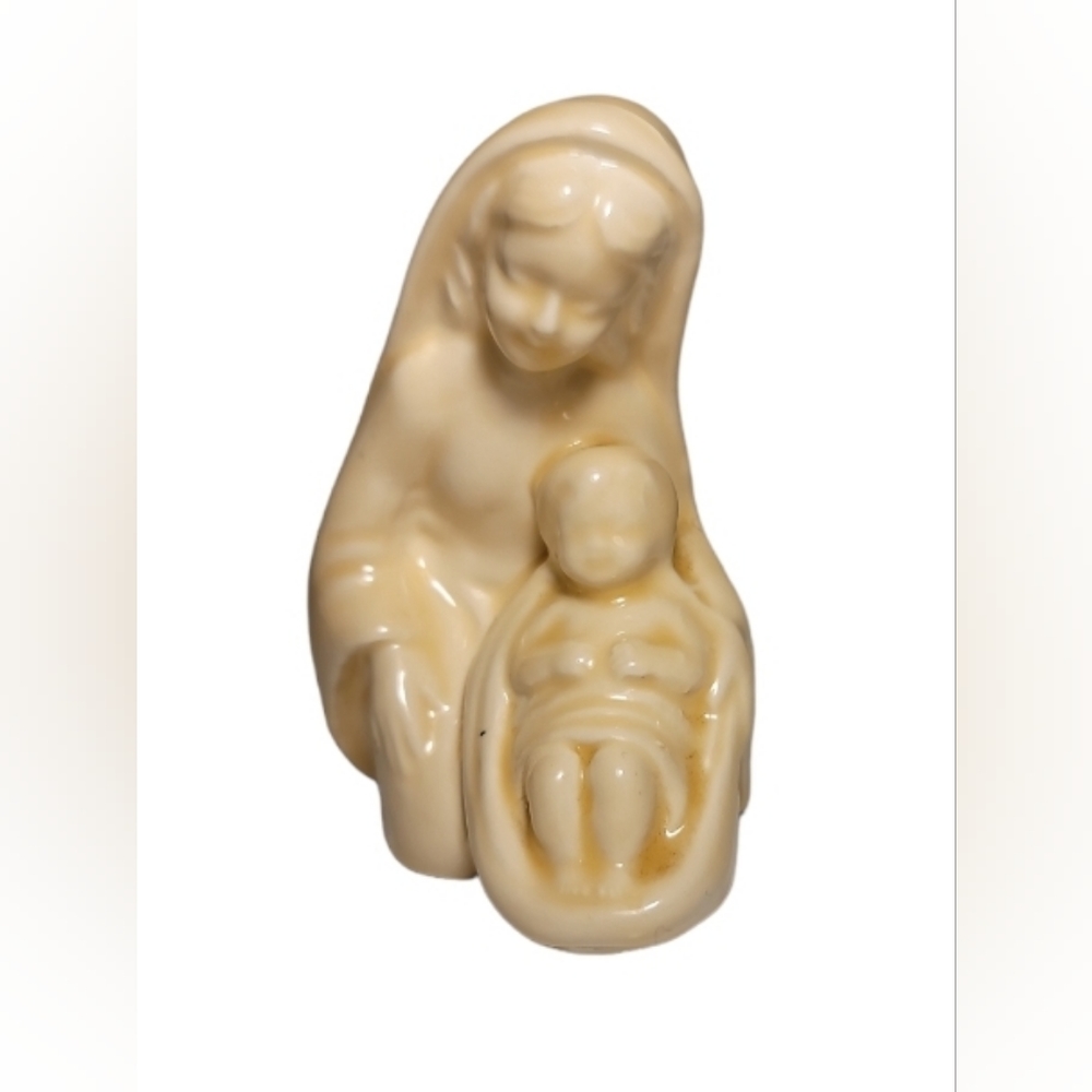 Virgin Mary with baby Jesus ceramic figure